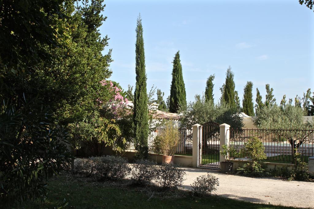 Domaine De Fontbelle Panzió Graveson Kültér fotó